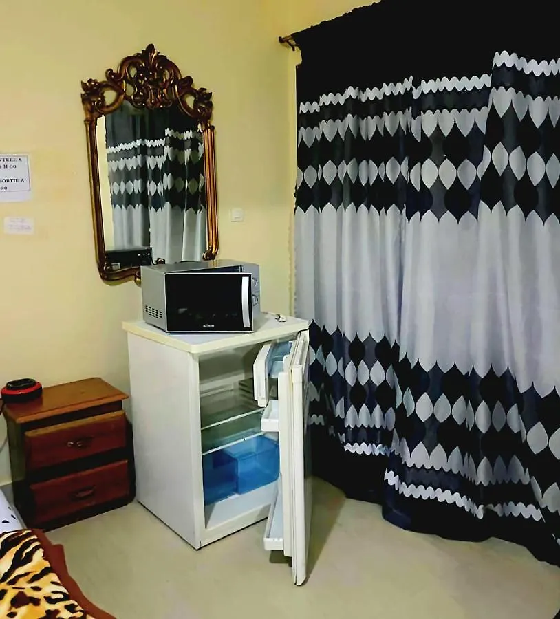 Chambre Douche Interne Avec Terrasse Dakar 0*,  Senegal